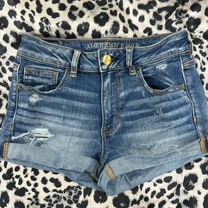 American Eagle super stretch shorts 🦅 size 4 😎